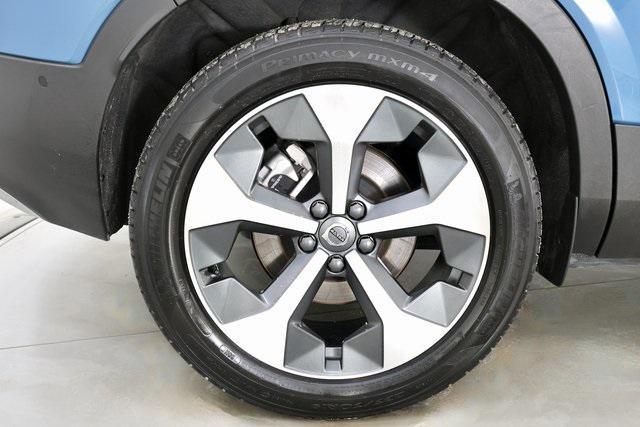 used 2025 Volvo XC40 car, priced at $31,990