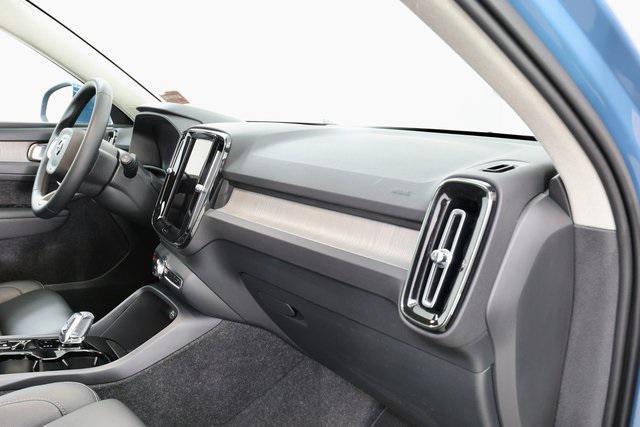 used 2025 Volvo XC40 car, priced at $31,990