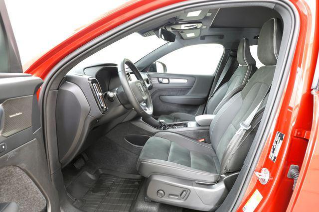used 2025 Volvo XC40 car, priced at $32,689
