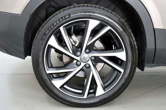 used 2022 Volvo XC40 car, priced at $25,990