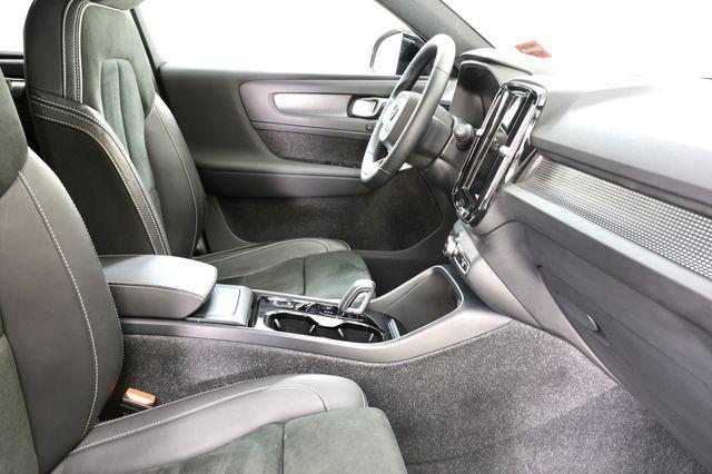 used 2022 Volvo XC40 car, priced at $25,990