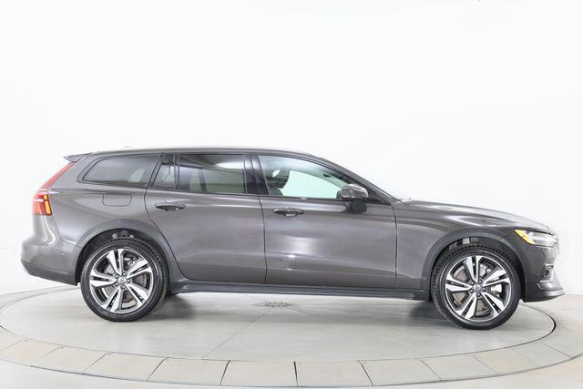 used 2025 Volvo V60 Cross Country car, priced at $39,990