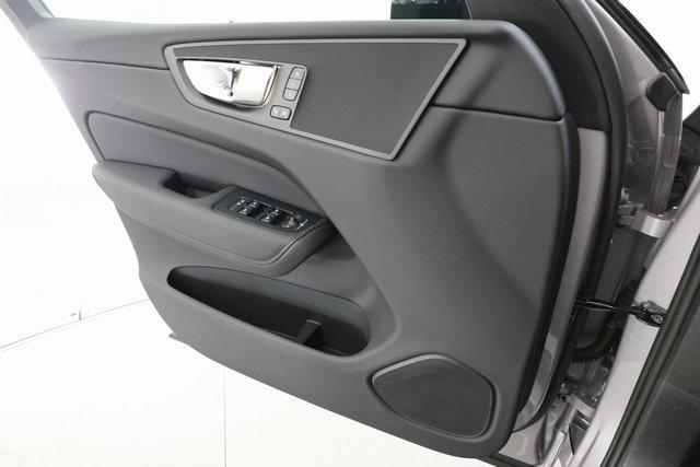 new 2026 Volvo XC60 car, priced at $51,985