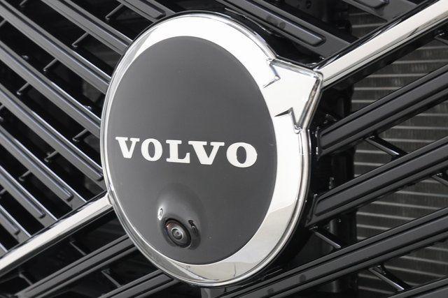 new 2026 Volvo XC60 Plug-In Hybrid car, priced at $71,735