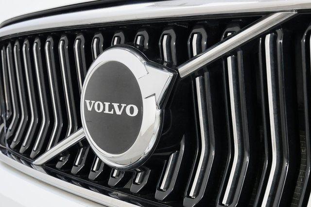 used 2025 Volvo XC40 car, priced at $28,990