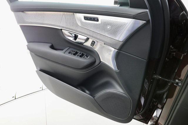 new 2025 Volvo XC90 car, priced at $63,585