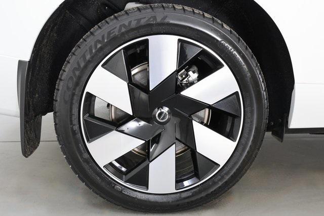 used 2023 Volvo XC60 Recharge Plug-In Hybrid car, priced at $40,990