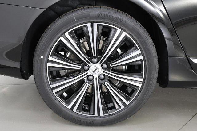 new 2025 Volvo S90 car, priced at $53,135