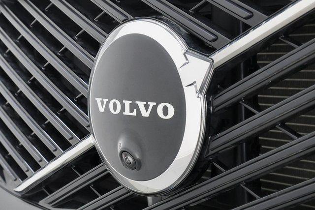 new 2026 Volvo XC60 Plug-In Hybrid car, priced at $66,905
