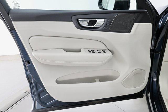 new 2026 Volvo XC60 car, priced at $61,935