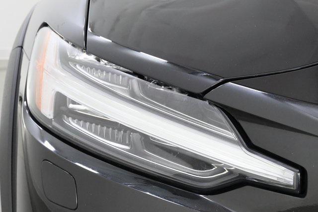 used 2024 Volvo V60 Cross Country car, priced at $35,890