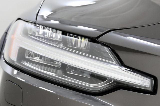 used 2025 Volvo V60 Cross Country car, priced at $37,890