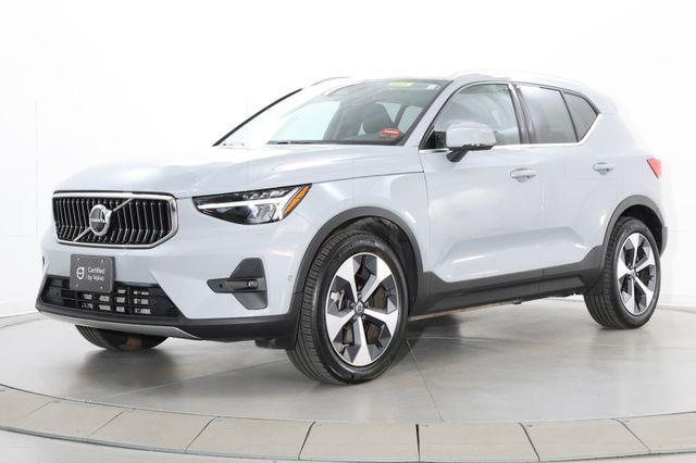 used 2025 Volvo XC40 car, priced at $35,689