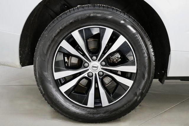 used 2024 Volvo XC60 car, priced at $33,990