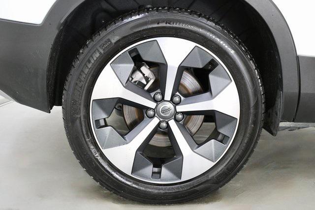 used 2025 Volvo XC40 car, priced at $28,890