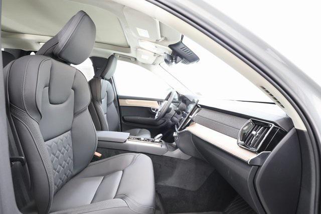 new 2026 Volvo XC90 Plug-In Hybrid car, priced at $73,375