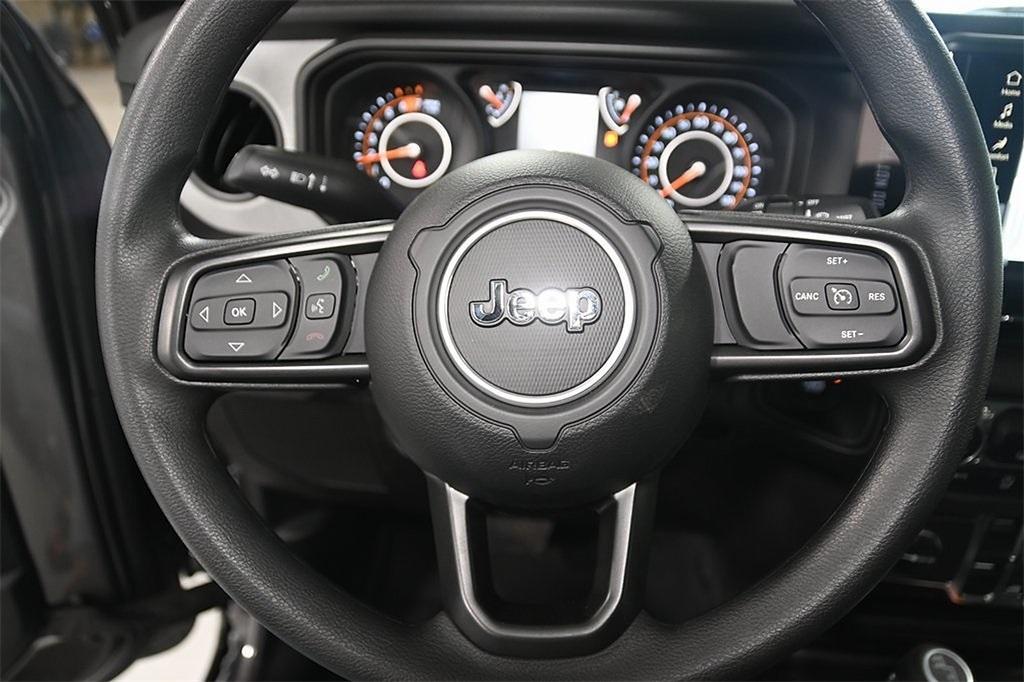 new 2025 Jeep Wrangler car, priced at $32,400