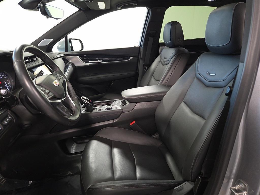 used 2025 Cadillac XT5 car, priced at $42,911