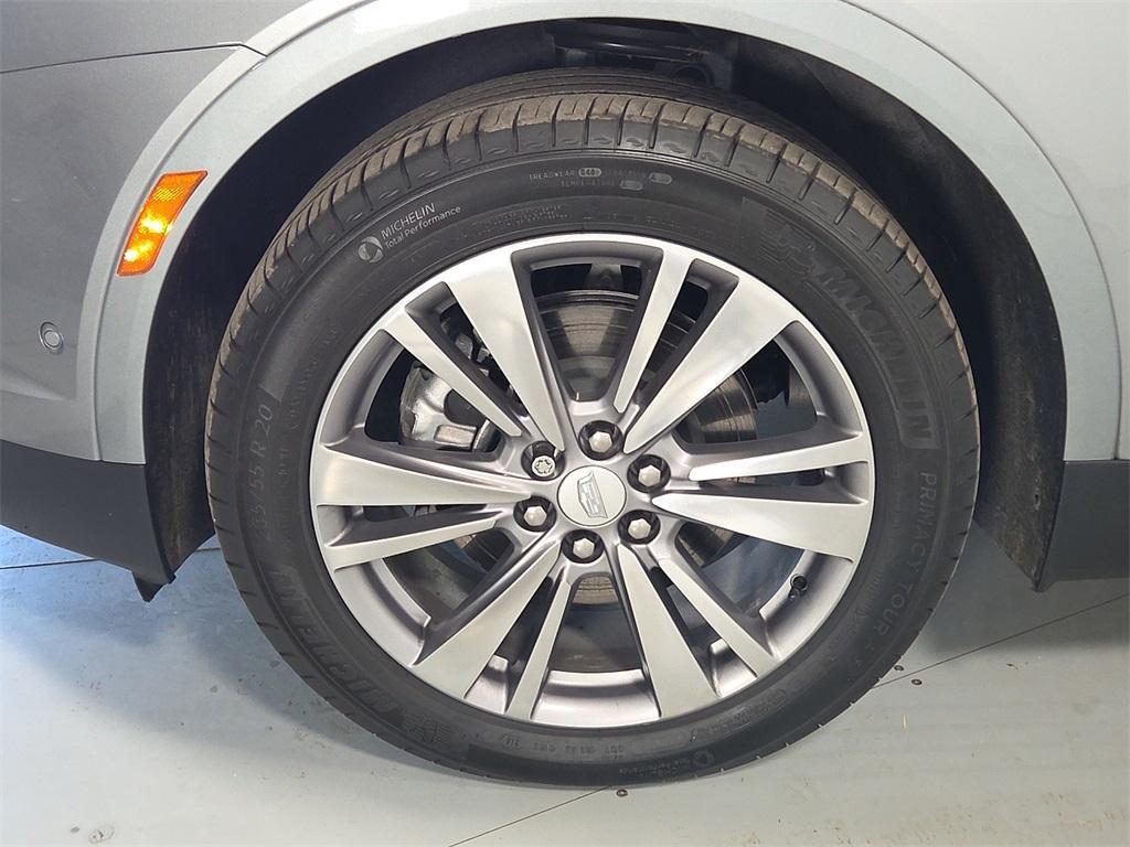 used 2025 Cadillac XT5 car, priced at $42,911