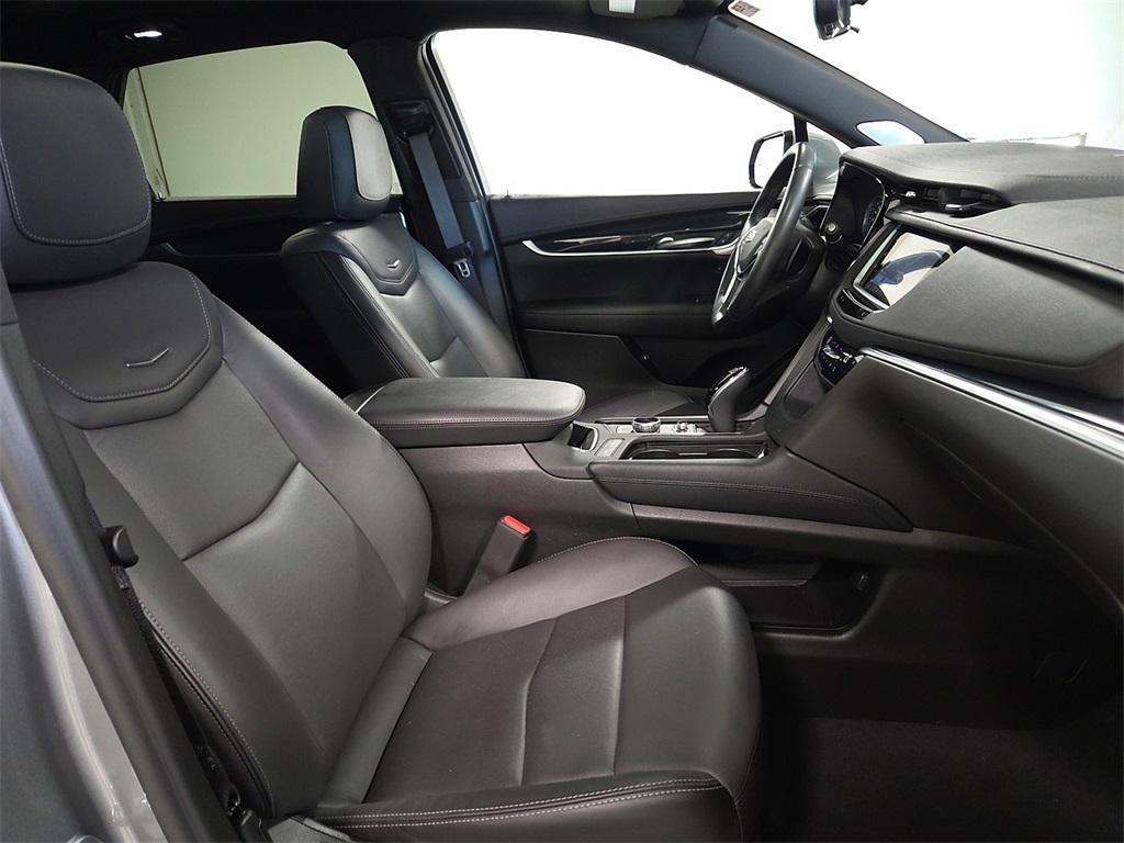 used 2025 Cadillac XT5 car, priced at $42,911