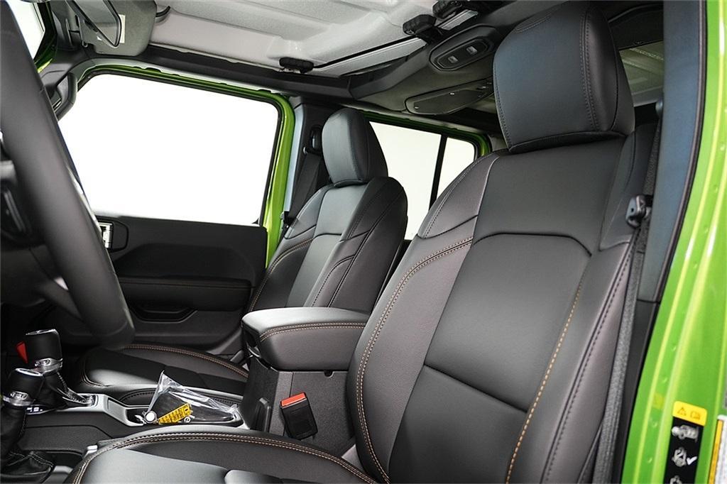 new 2025 Jeep Gladiator car, priced at $43,560