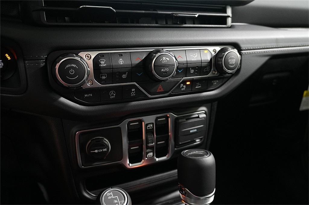 new 2025 Jeep Gladiator car, priced at $43,560