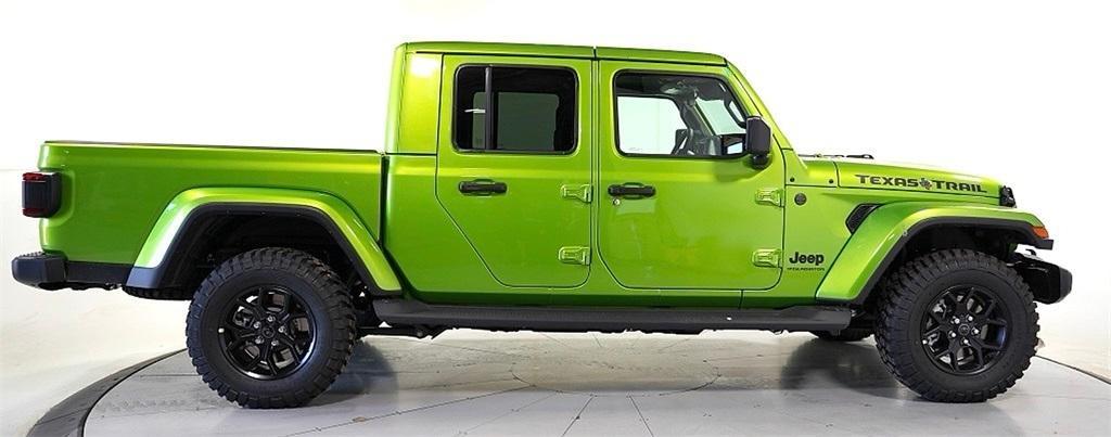 new 2025 Jeep Gladiator car, priced at $43,560