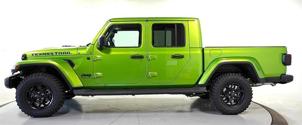new 2025 Jeep Gladiator car, priced at $43,560