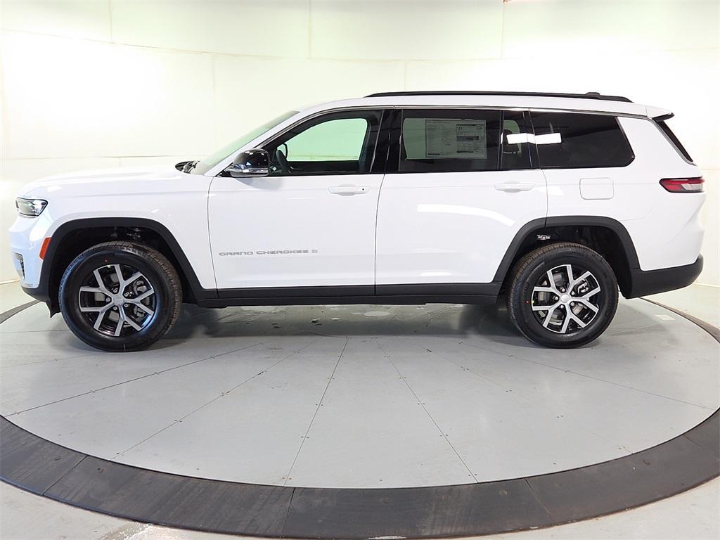new 2025 Jeep Grand Cherokee L car, priced at $45,659