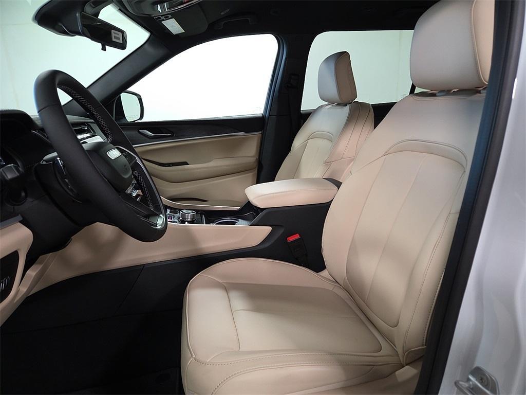 new 2025 Jeep Grand Cherokee L car, priced at $45,659