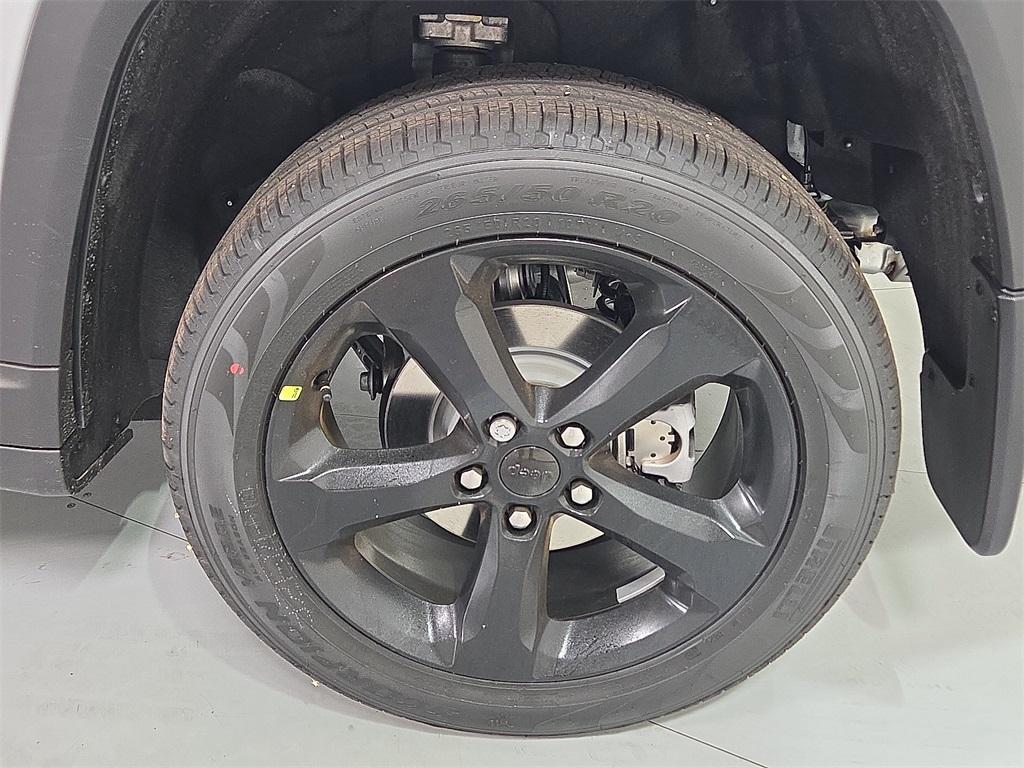 new 2025 Jeep Grand Cherokee car, priced at $49,074