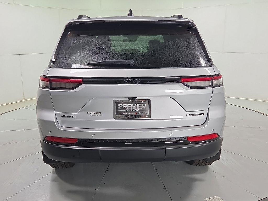 new 2025 Jeep Grand Cherokee car, priced at $46,504