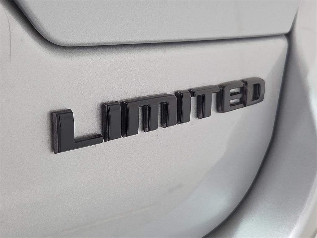 new 2025 Jeep Grand Cherokee car, priced at $49,074