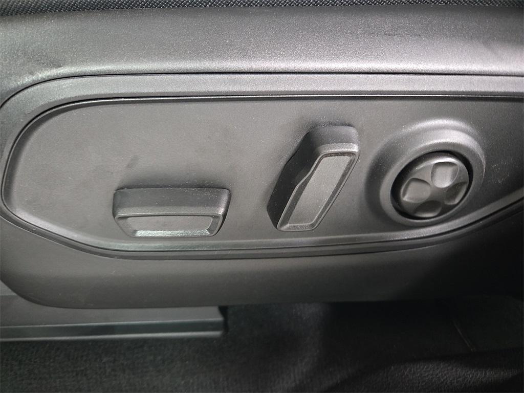 new 2025 Jeep Grand Cherokee car, priced at $49,074