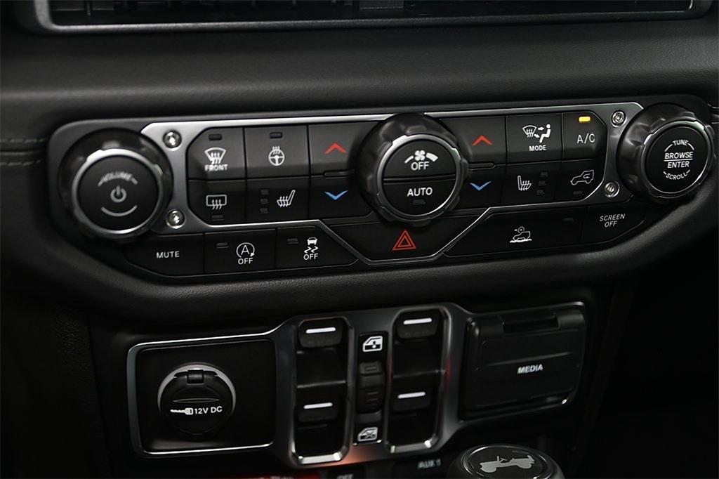 new 2025 Jeep Wrangler car, priced at $53,138