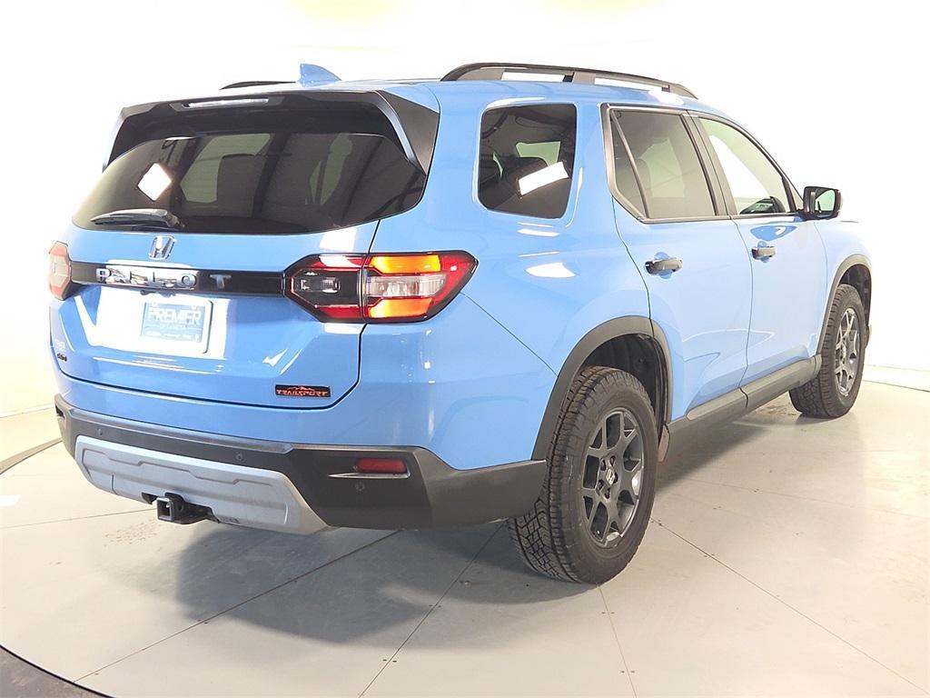 used 2025 Honda Pilot car, priced at $41,821