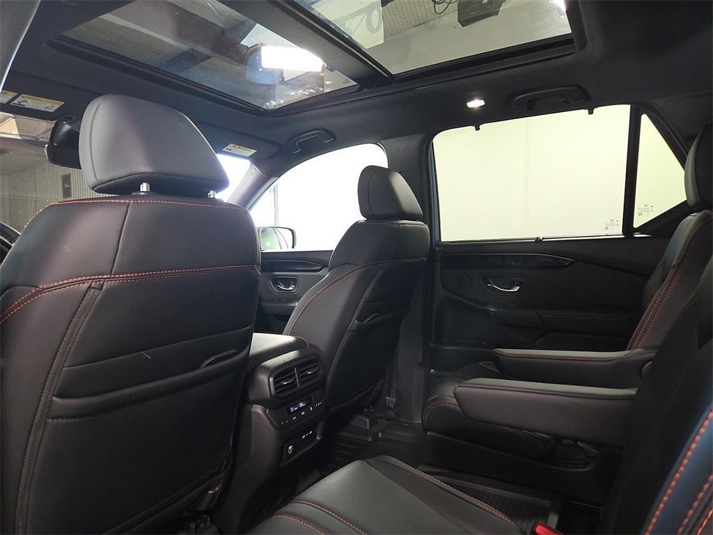 used 2025 Honda Pilot car, priced at $41,821