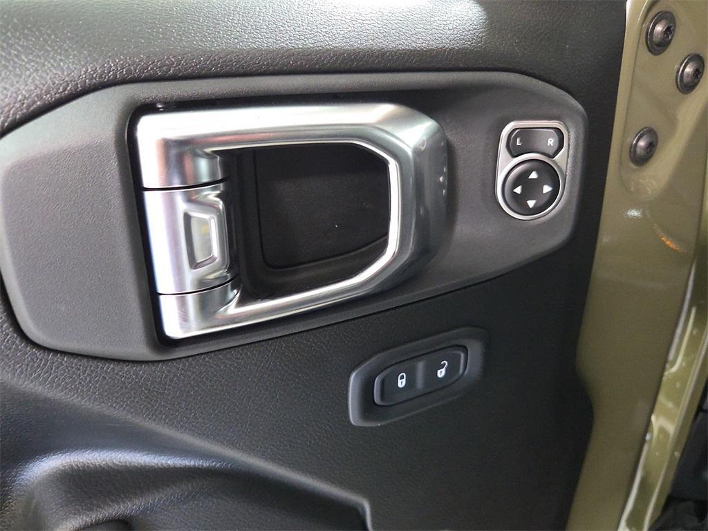 new 2025 Jeep Wrangler car, priced at $46,064