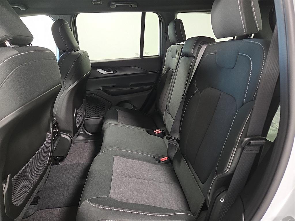 new 2025 Jeep Grand Cherokee car, priced at $38,196