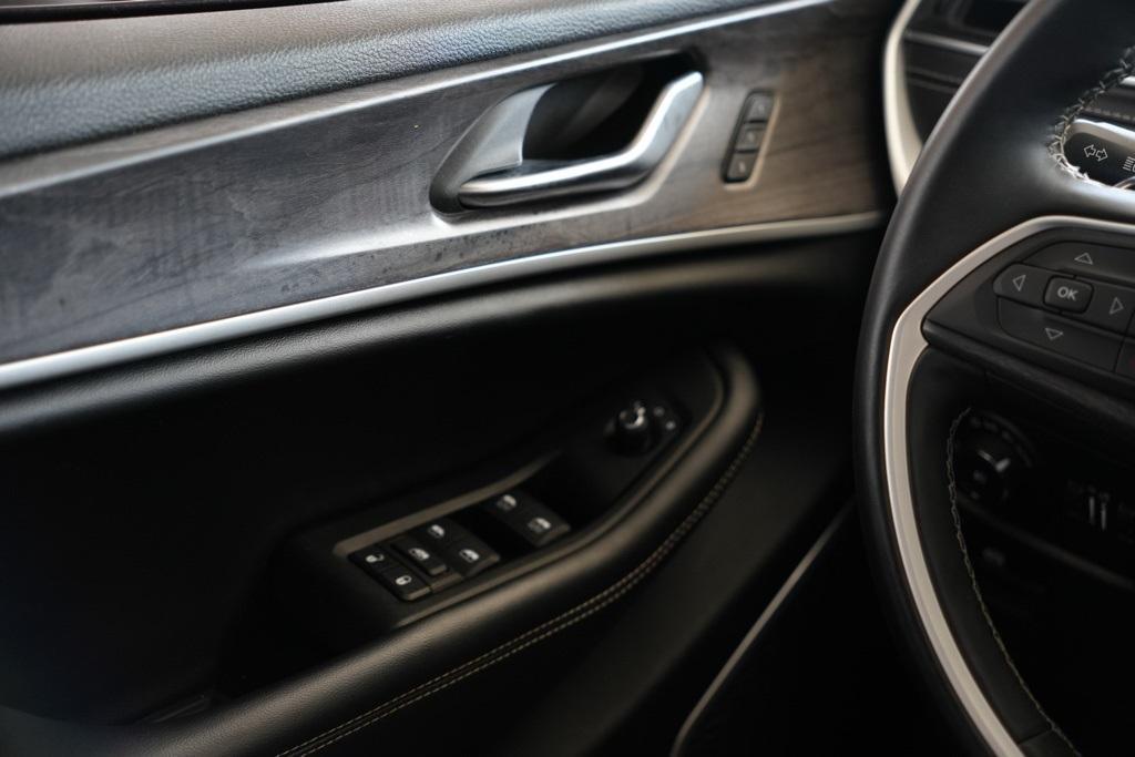 used 2021 Jeep Grand Cherokee L car, priced at $21,769