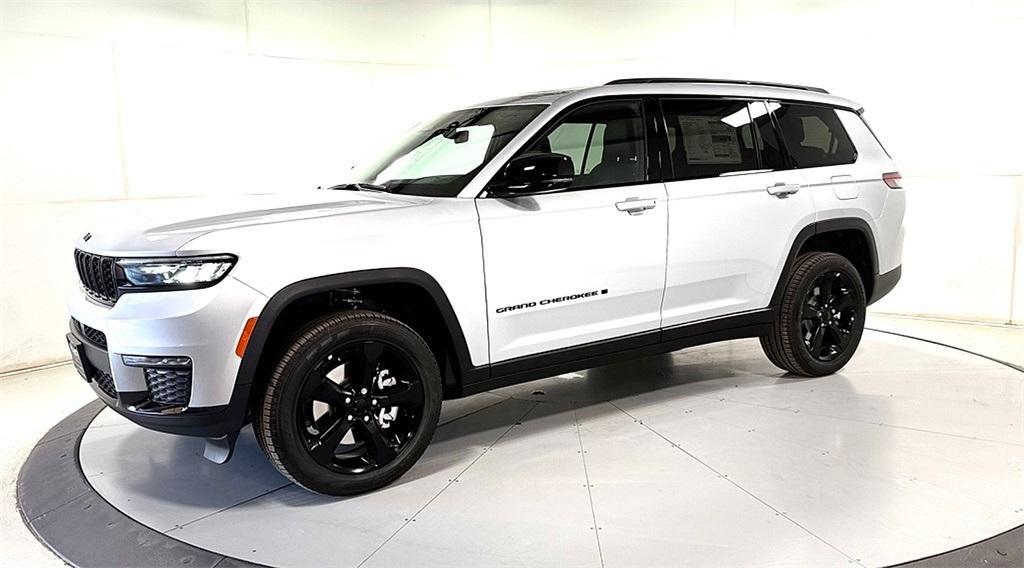 new 2025 Jeep Grand Cherokee L car, priced at $51,001