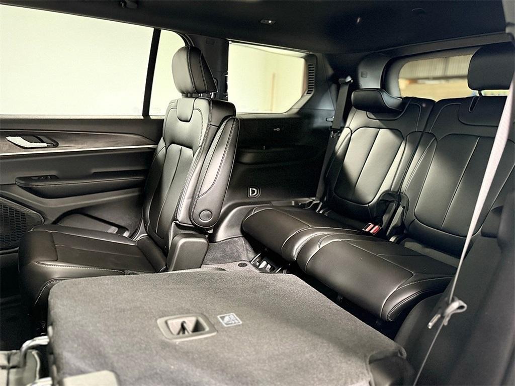 new 2025 Jeep Grand Cherokee L car, priced at $51,001