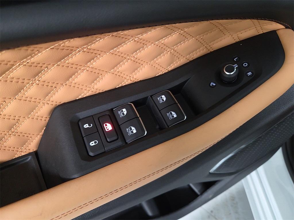 new 2025 Jeep Grand Cherokee car, priced at $59,988