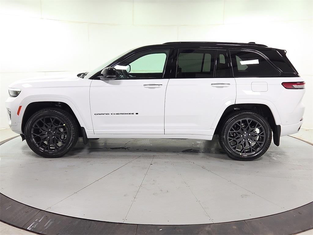 new 2025 Jeep Grand Cherokee car, priced at $59,988