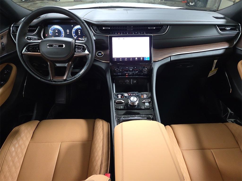 new 2025 Jeep Grand Cherokee car, priced at $59,988