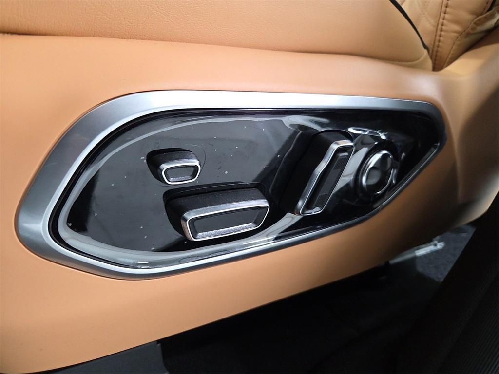 new 2025 Jeep Grand Cherokee car, priced at $59,988