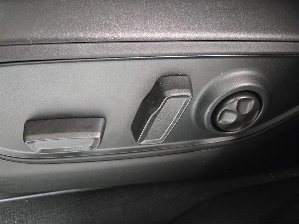 new 2025 Jeep Grand Cherokee car, priced at $49,054