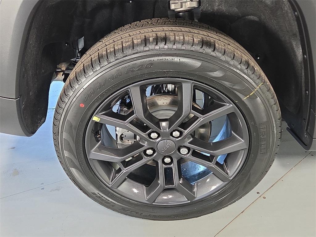 new 2025 Jeep Grand Cherokee car, priced at $49,054