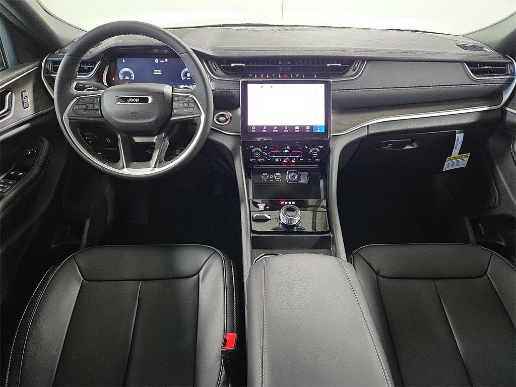 new 2025 Jeep Grand Cherokee car, priced at $49,054