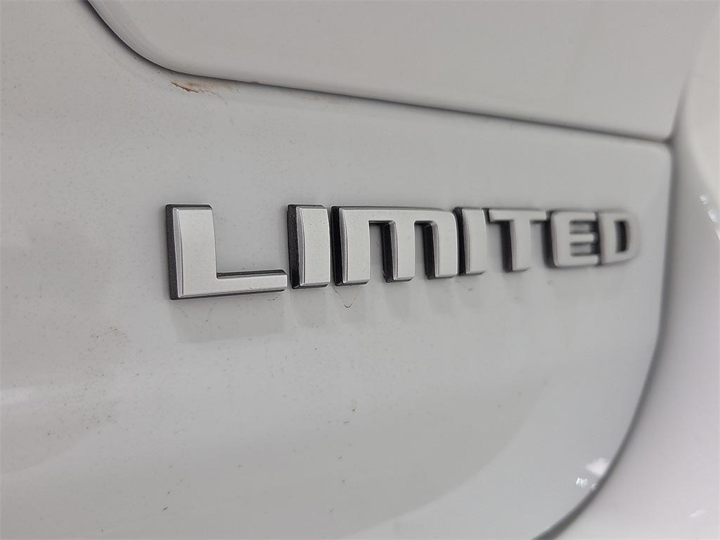 new 2025 Jeep Grand Cherokee car, priced at $45,702